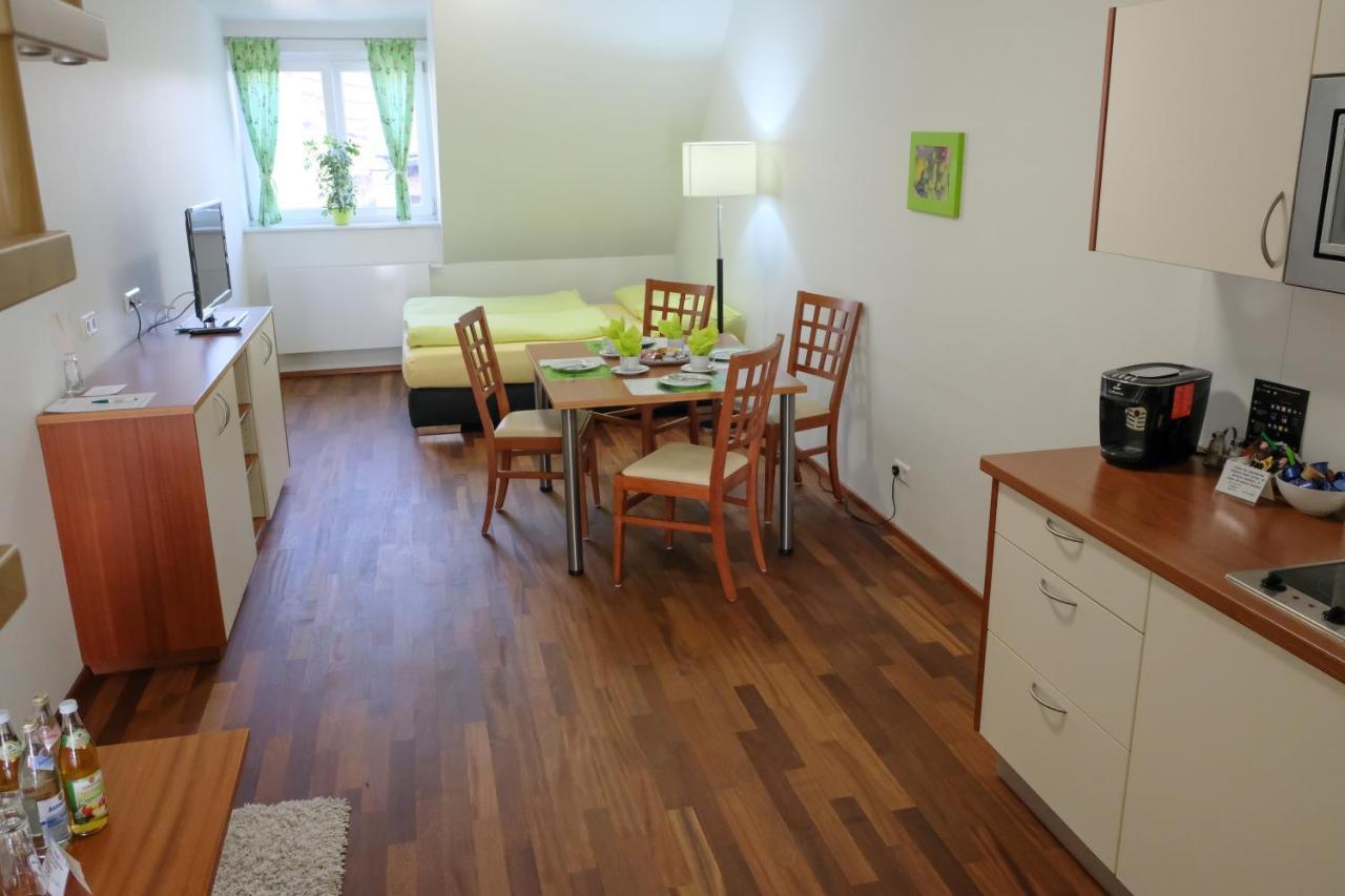 Jungingers Aparthotel Holzheim  Екстер'єр фото