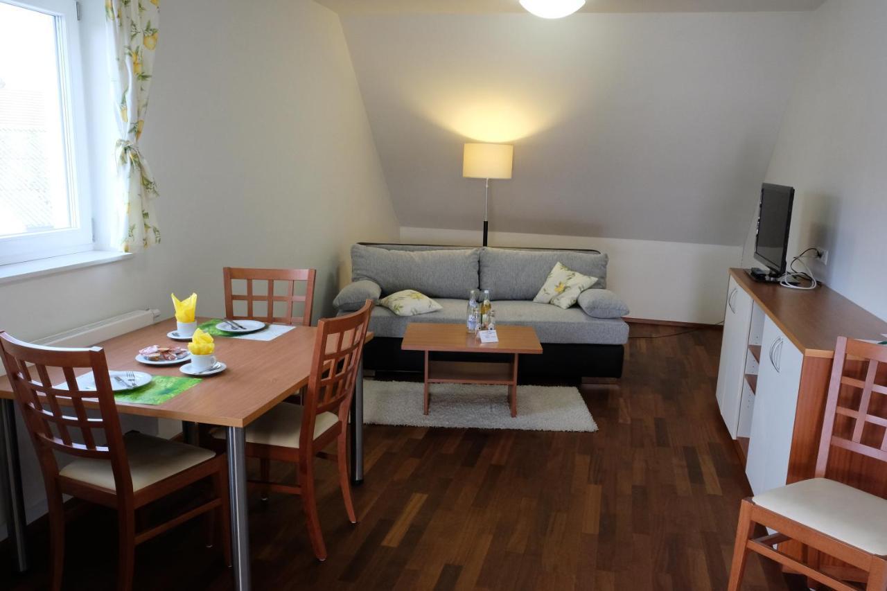 Jungingers Aparthotel Holzheim  Екстер'єр фото